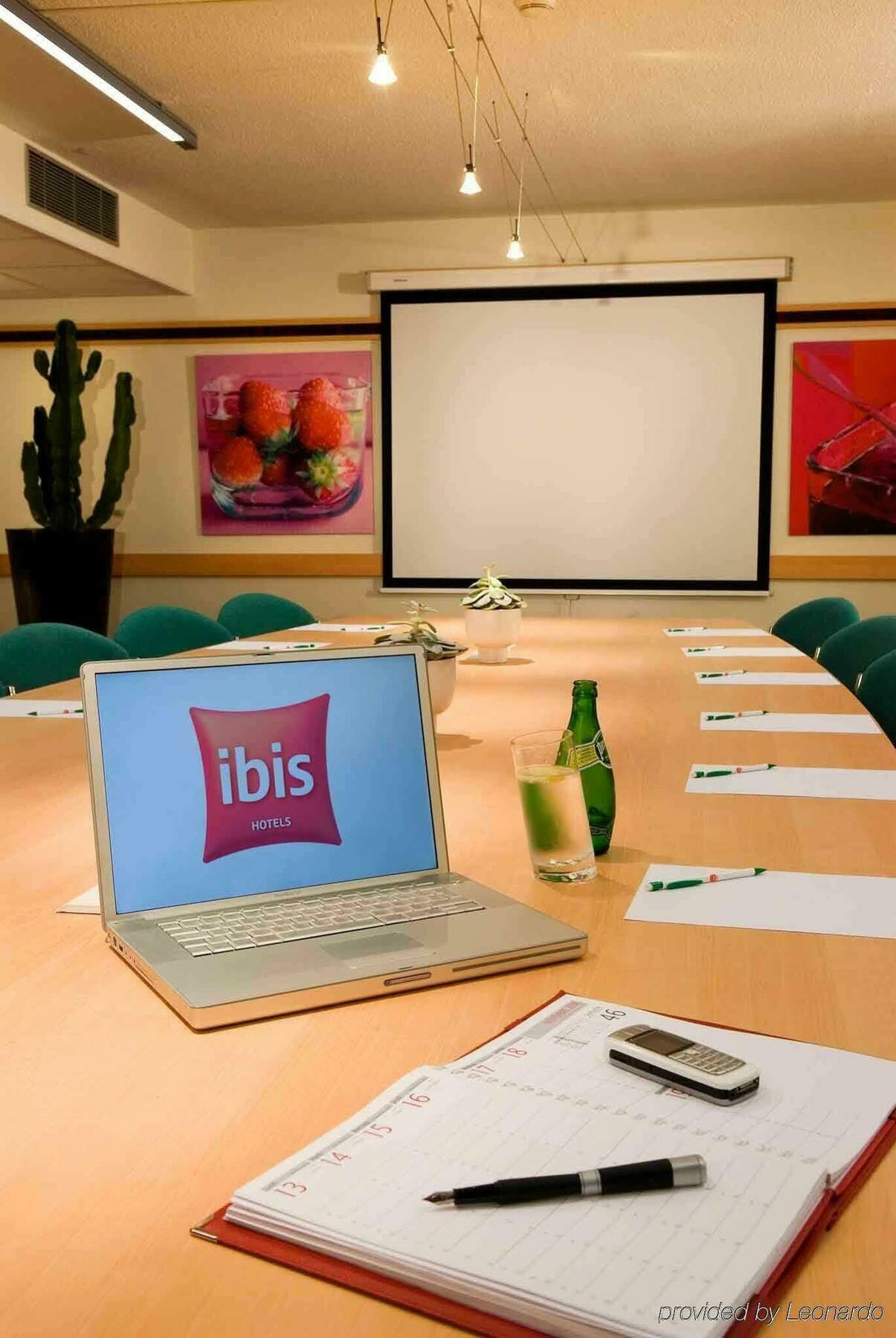 Ibis Metz Centre Cathedrale Hotel Bagian luar foto